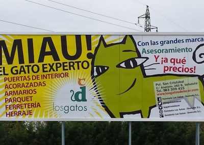 Jorge Barrientos Los Gatos-Doorcats publicidad fachada